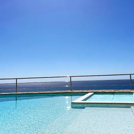R7- Luxury With Ocean Views